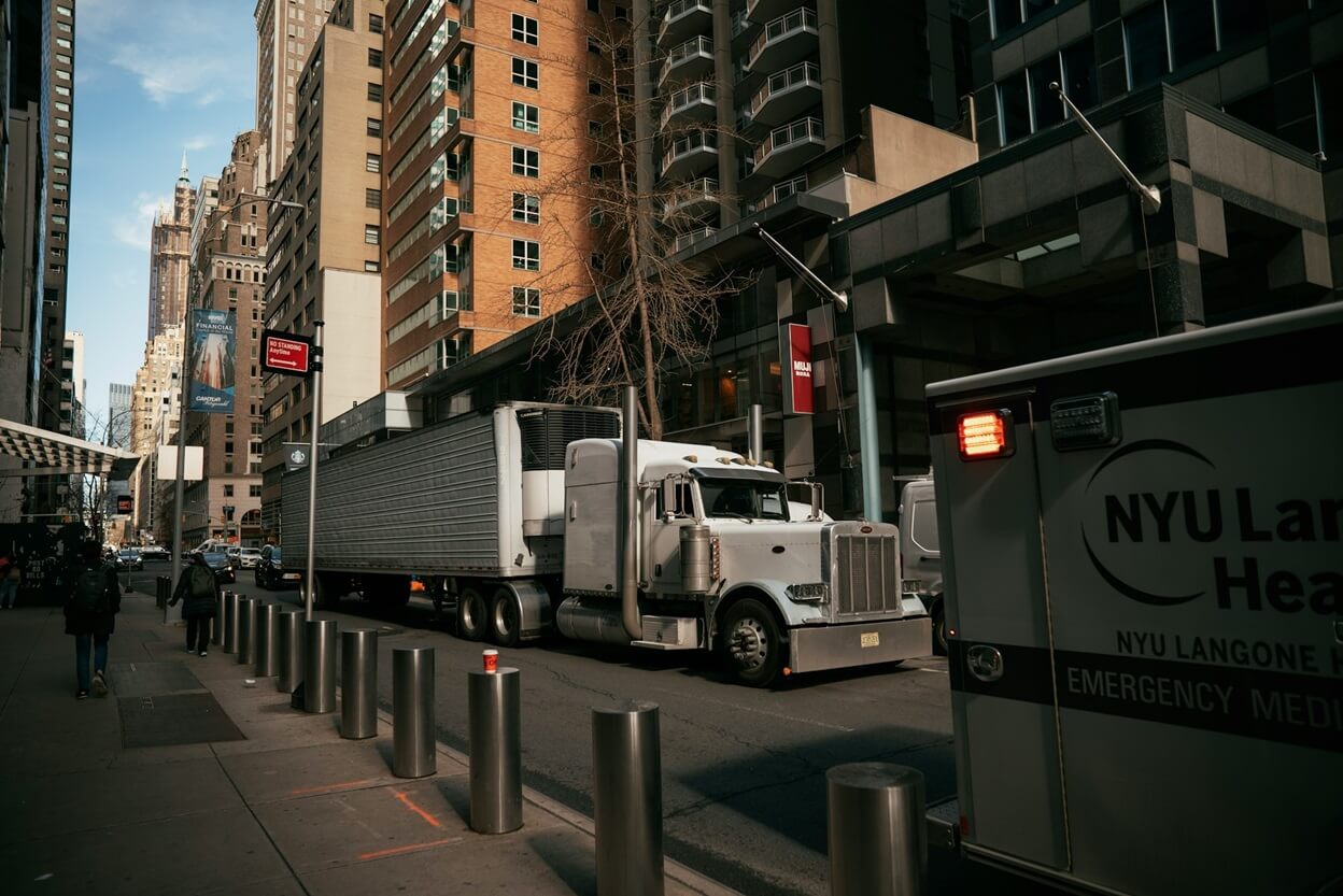 truck in the city